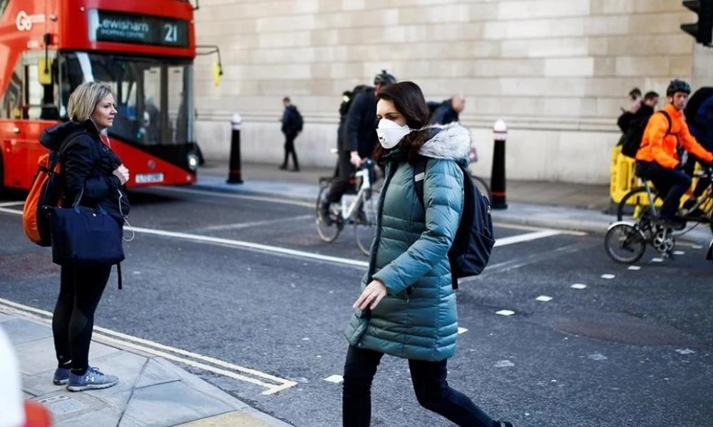 Βρετανία: Ένας στους 50 έχει κορονοϊό- Έχουν εμβολιαστεί 1,3 εκατ. άνθρωποι